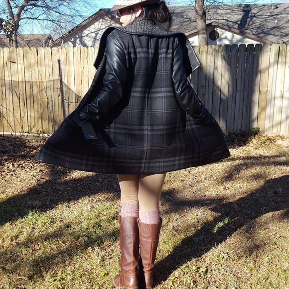 Vera Wang Wool Coat size S NWT - Picture 2 of 7